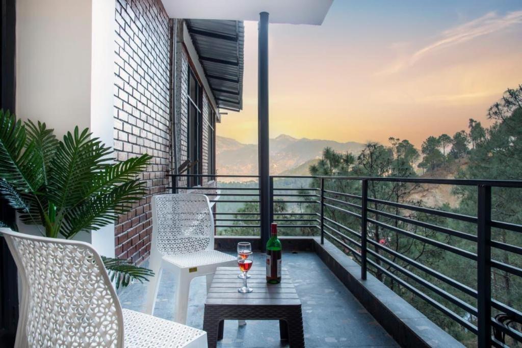 Mountain Height Kasauli Leilighet Eksteriør bilde